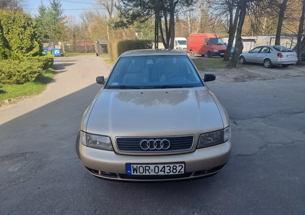 Audi A4 cena 4900 przebieg: 295000, rok produkcji 1995 z Pruszków małe 254